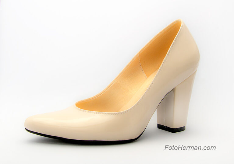 Zapatilla beige para mujer